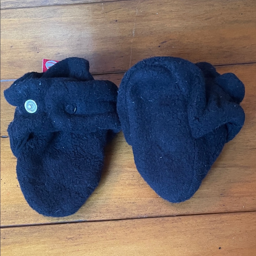 Zutano baby booties 6M